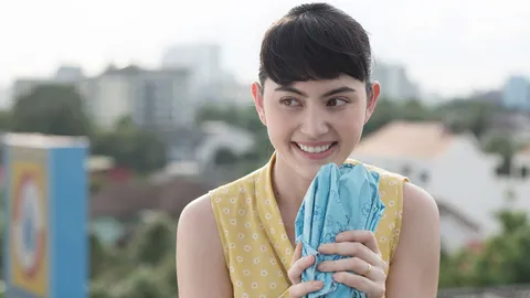 ใหม่ ขอเปลี่ยนลุคอยากลองเล่น ใหม่ คอมเมดี้