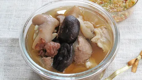 ขาหมูต้มบ๊วย