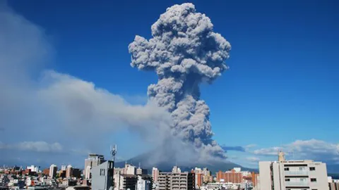 เตรียมแผนอพยพ! เตือนภูเขาไฟญี่ปุ่น ซากุระจิมะ จะระเบิดใหญ่ ใน30ปีนี้
