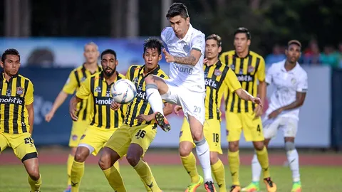 บุรีรัมย์ฯบุกเจ๊าสงขลาฯ 0-0 รวม 2 นัดชนะ 3-1 เข้าชิงโตโยต้า ลีกคัพ