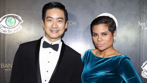 โอปอล์ ให้การ์ด 3 มิติวันเกิด หมอโอ๊ค รับห่วง น้องอลิน ทำบอลลูนหัวใจ