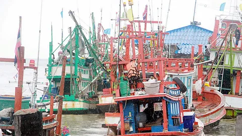 กรมเจ้าท่า ลุยจัดระเบียบเรือประมง เตือนเจ้าของ แจ้งจุดจอดเรือให้ชัดเจน