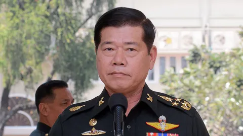 'บิ๊กหมู' ซึ้ง อำลา ร.2 รอ. ฝากทหารปกป้องชาติและสถาบัน