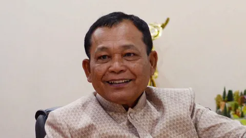 “ดาว์พงษ์” แจงรอรัฐบาลหน้าแยก สกอ.