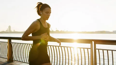 วิ่งให้ท่าถูกต้องมองไปข้างหน้า