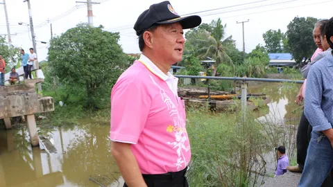 ผู้ว่าฯ ฉะเชิงเทรา ลงดูจุดสะพานข้ามคลองถล่ม พร้อมสั่งเร่งซ่อมด่วน