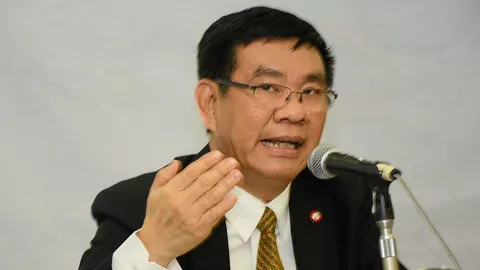 ปธ.กกต. แจงที่ประชุม ปม 'ธีรวัฒน์' ขัดจริยธรรม ย้ำ ไม่ปกป้องใคร 