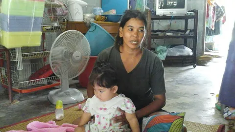 แม่พิการขาขาดเลี้ยงลูกป่วยกล้ามเนื้ออ่อนแรงลำพัง วอนช่วย 