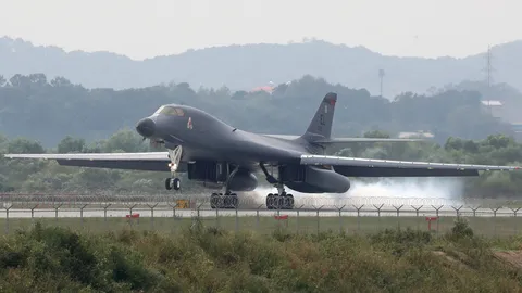 สหรัฐฯขู่โสมแดงหนัก! ส่งบินทิ้งระเบิด B-1B ลงจอดเกาหลีใต้ ห่างแค่คืบ