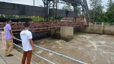 โครงการส่งน้ำฯพลเทพ เริ่มเปิดประตูระบาย สุพรรณฯ เฝ้าระวังแม่น้ำท่าจีน