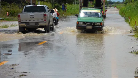 ทางหลวงชนบท สั่ง ทช. ติดตามสถานการณ์-รับมืออุทกภัย ช่วยเหลือ ปชช.