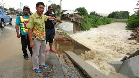 ชาวระยอง วอนขอสะพาน เหตุถนน 4 เลนบ้านค่าย สร้างขวางทางผ่านน้ำ