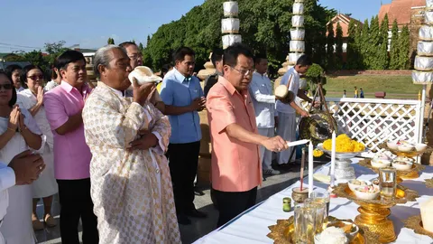 เริ่มแล้ว! ผู้ว่าฯ เมืองคอน เปิดงานประเพณีบุญสารทเดือน 10 ครั้งที่ 93