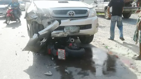 นร.ม.5 เมืองคอน ขี่ จยย. กินเลนประสานงากระบะ เสียชีวิตที่ รพ.