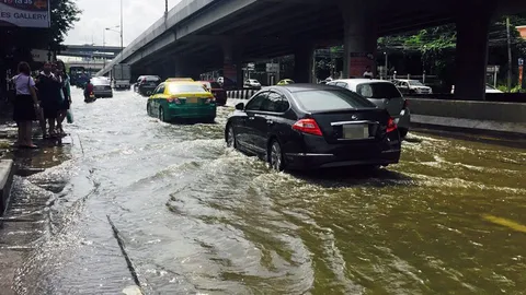 น้ำเจ้าพระยาทะลัก ทำหลายจังหวัดอ่วม กรุงเทพฯเจอน้ำรอระบายอีกแล้ว