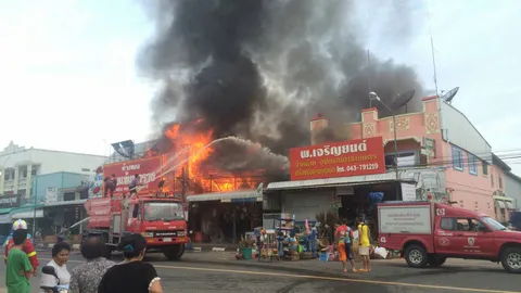 ไฟไหม้วอด 5 คูหา ตึกแถวตลาดที่มหาสารคาม ต้นเพลิงจากร้านทอง