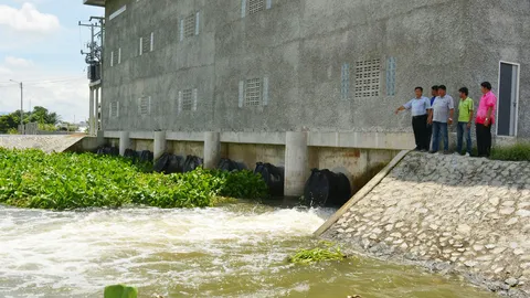 มี 10 ใช้ได้ 2! ชาวสองพี่น้อง โวยเครื่องสูบน้ำเสียอื้อ ระบายไม่ทัน