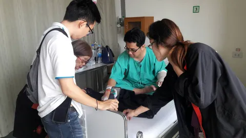 ปาดหน้าบนทางด่วน เจอสปาต้าฟันคอ! เหยื่อยันยังไม่ทันเจรจา มีดมาก่อนเลย