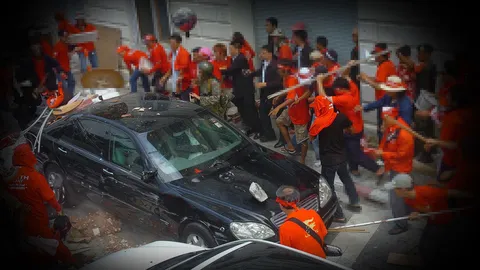 จำคุก 2 นปช. 2 ปี 4 เดือน บุก มท.ทุบรถมาร์ค ปี 52 ไม่รอลงอาญา