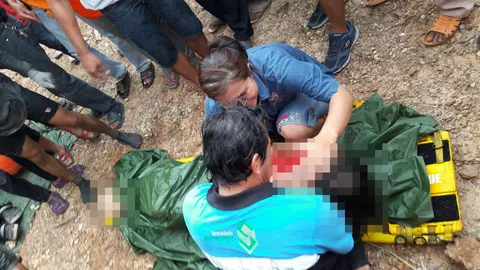 แม่ร่ำไห้ใจสลาย กอดศพลูกสาววัย 13 จมน้ำตายสระหน้าโรงเรียน