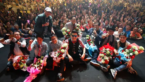 ชาวอีสานปลื้ม "แกรนด์เอ็กซ์ แกรนด์คอนเสิร์ต" จัดเต็มอิ่มเซิ้งกระจาย