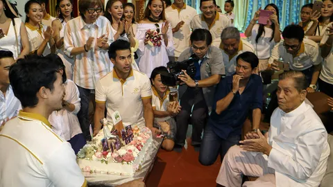 'ลุงหรั่ง-ไพรัช' ทำบุญวันเกิด86ปี 'เคลลี่-นาย' ควงหวานร่วมอวยพร