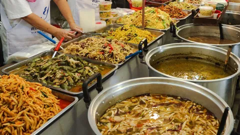 ฝนถล่ม! กินเจโคราชไม่คึกคัก ศาลเจ้ากว่า 50 แห่งเปิดรับประทานฟรี