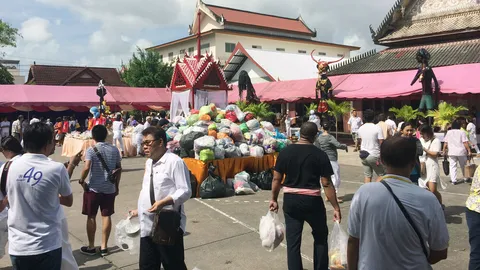 วัดดังเมืองภูเก็ตสร้างเปรต 15 ตน หวังสอนใจชาวพุทธทำบุญสารทเดือนสิบ