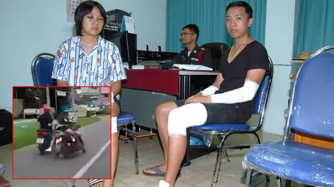 ถีบ จยย.ล้ม