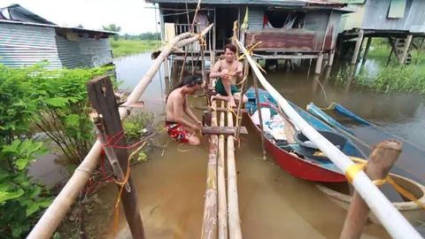 น้ำป่าเริ่มไหลเข้าท่วม อ.ท่าตะโก ชาวบ้านเดือดร้อนแล้ว 15 หลังคาเรือน