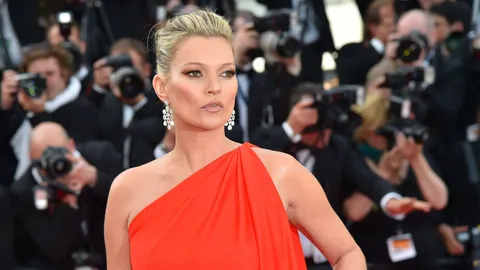 สุดยอดนางแบบ Kate Moss เปิด Modeling Agency