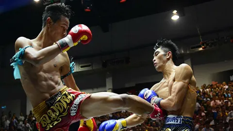 'ฤทธิ์เทวดา' สาดแข้งชนะคะแนน 'ชูเจริญ' มวยคู่เอกลุมพินี