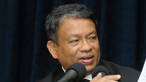 วัชระ แนะ บิ๊กป้อม ทำใจ ทำงานการเมือง ทุกคนมีสิทธิวิจารณ์