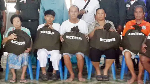 ในหลวงพระราชทานสิ่งของ ช่วยชาวตะกั่วป่า ปีนี้ถูกน้ำท่วมแล้ว 9 รอบ 