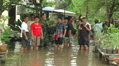 น้ำในคลอง จ.สระบุรี สูงต่อเนื่อง กระทบท่วมบ้านเรือนปชช. ร่วม 40 หลังคา