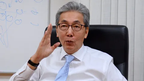 หุ้นไทยแดงเดือดดิ่งเฉียด 50 จุด นักลงทุนหวั่นปัจจัยภายใน-"สมคิด" ปลุกเชื่อมั่น