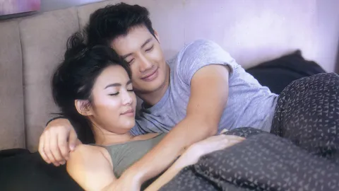 กิ๊บซี่ นอนซมบนเตียง เป้ โอบกอดปลอบขวัญไม่ห่าง