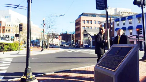 คนไทยในบอสตัน เชิญร่วมน้อมส่งเสด็จสู่สวรรคาลัย ณ จัตุรัสภูมิพล