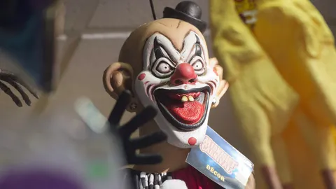 มือมีดใส่หน้ากาก ‘ตัวตลก’ แทงวัยรุ่นบาดเจ็บในสวีเดน