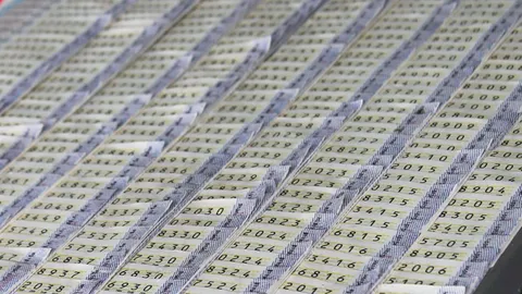 คนโคราชเฮ รับโชคเลขมงคล 98 สุดปลื้มใจ ได้มากได้น้อยไม่สำคัญ 