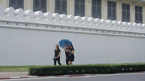 มุ่งหน้าพระบรมมหาราชวัง! คู่มือ 10 ข้อง่ายๆไปถวายสักการะ ไม่หลงทาง!