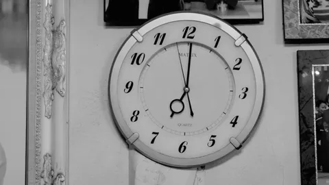 ‘13 ตุลา หนึ่งทุ่มตรง’ บทเพลงจากธเนศ เศร้าจนไม่อยากแชร์