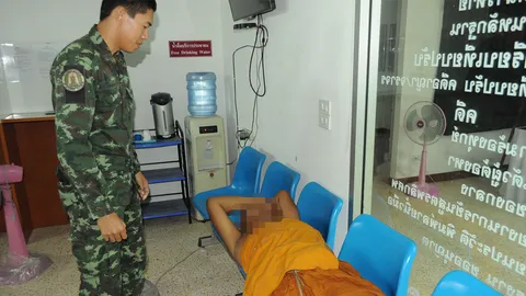 หลวงพี่เมาซิ่งปิกอัพตกถนน ตร.คุมตัวพาไปสึก ไม่สำนึกยังขู่ฆ่าพระผู้ใหญ่