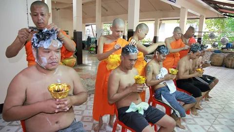 วัดพระราม9 คิวจองบวชถึง ม.ค.60 เผย ‘ในหลวง ร.9’ สร้างให้เป็นรางวัลปชช.