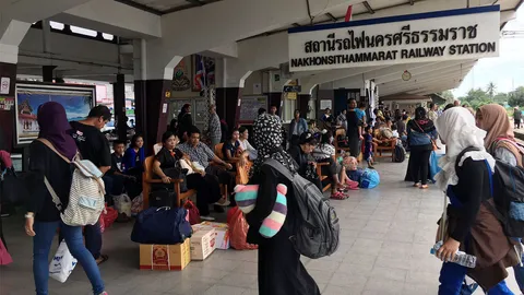 การรถไฟ เพิ่มตู้โดยสาร รองรับคนเข้ากรุงฯ ถวายสักการะ พระบรมศพ