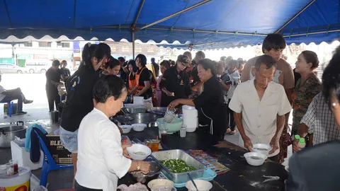 พ่อเมืองโคราช ทุ่มแรงกาย เตรียมร้องเพลงสรรเสริญพระบารมี ใจกลางเมือง