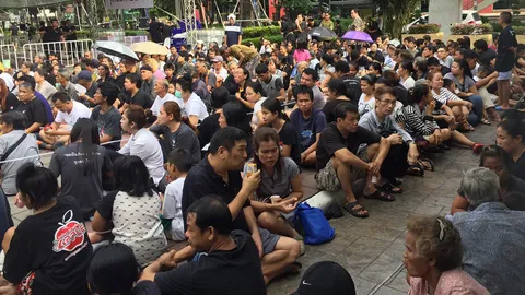 การจราจรในช่วงเช้าวังติดหนึบ ปชช.เลือกโดยสารรถสาธารณะแทน