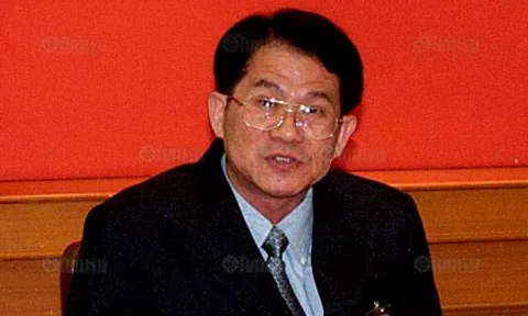 การเมืองทำเว็บบอร์ดร้อนระอุ ปลัดไอซีที จ่อปิดเว็บหมิ่นมากถึง 300 เว็บต่อวัน  