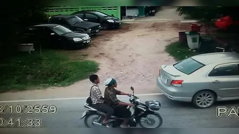 คนร้ายขี่ จยย.จอดยิงครูผู้หญิง กศน.มายอ ปัตตานี ตาย 1 ลูกจ้างเจ็บ1 