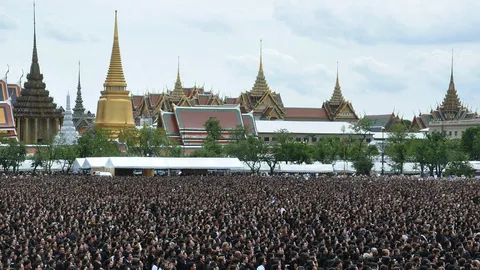 อัพเดตความพร้อม 3 ค่ายมือถือ อำนวยความสะดวกรอบสนามหลวง-พระบรมมหาราชวัง